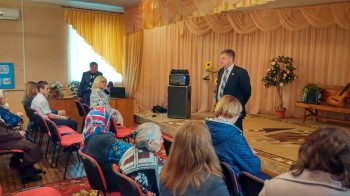 Дьяченко О.М. відвідав  Новомихайлівський будинок ветеранів